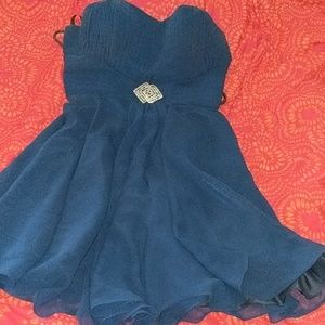 Milano Formals short navy strapless gown sz M
